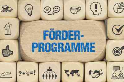© magele-picture - stock.adobe.com Schriftzug Förderprogramm